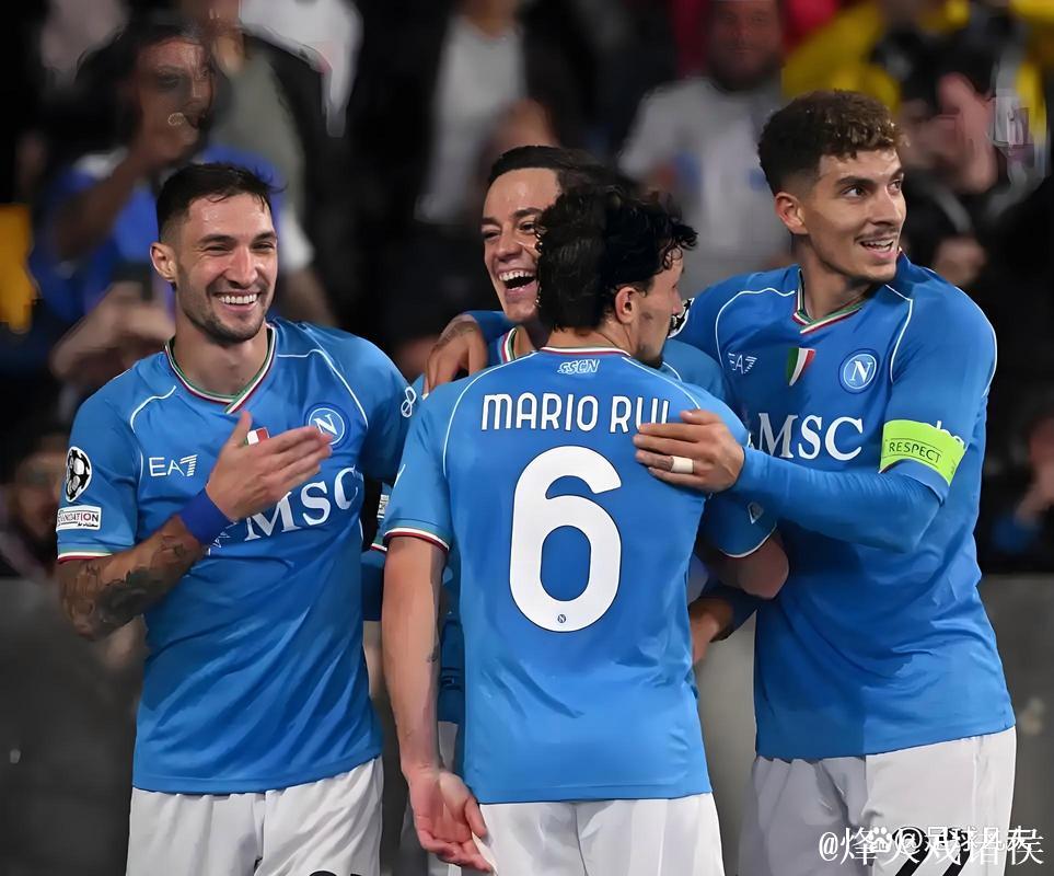 中场休息：乌迪内斯与那不勒斯互交白卷，比赛缺乏亮点，机会屈指可数。